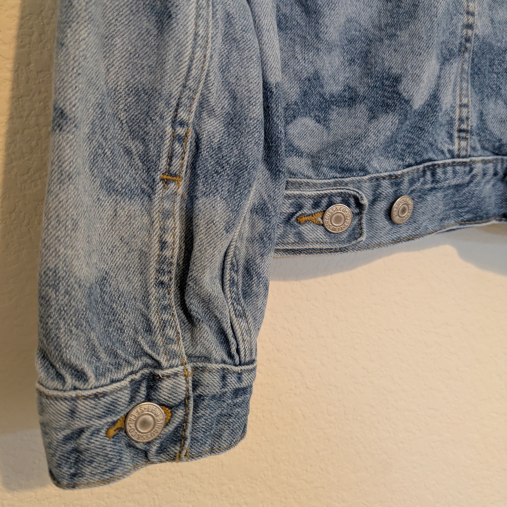 Levi's Classic Cut Blue Denim Jacket w/Bleach Flower & Y2K Pockets & Style - Picture 5 of 12